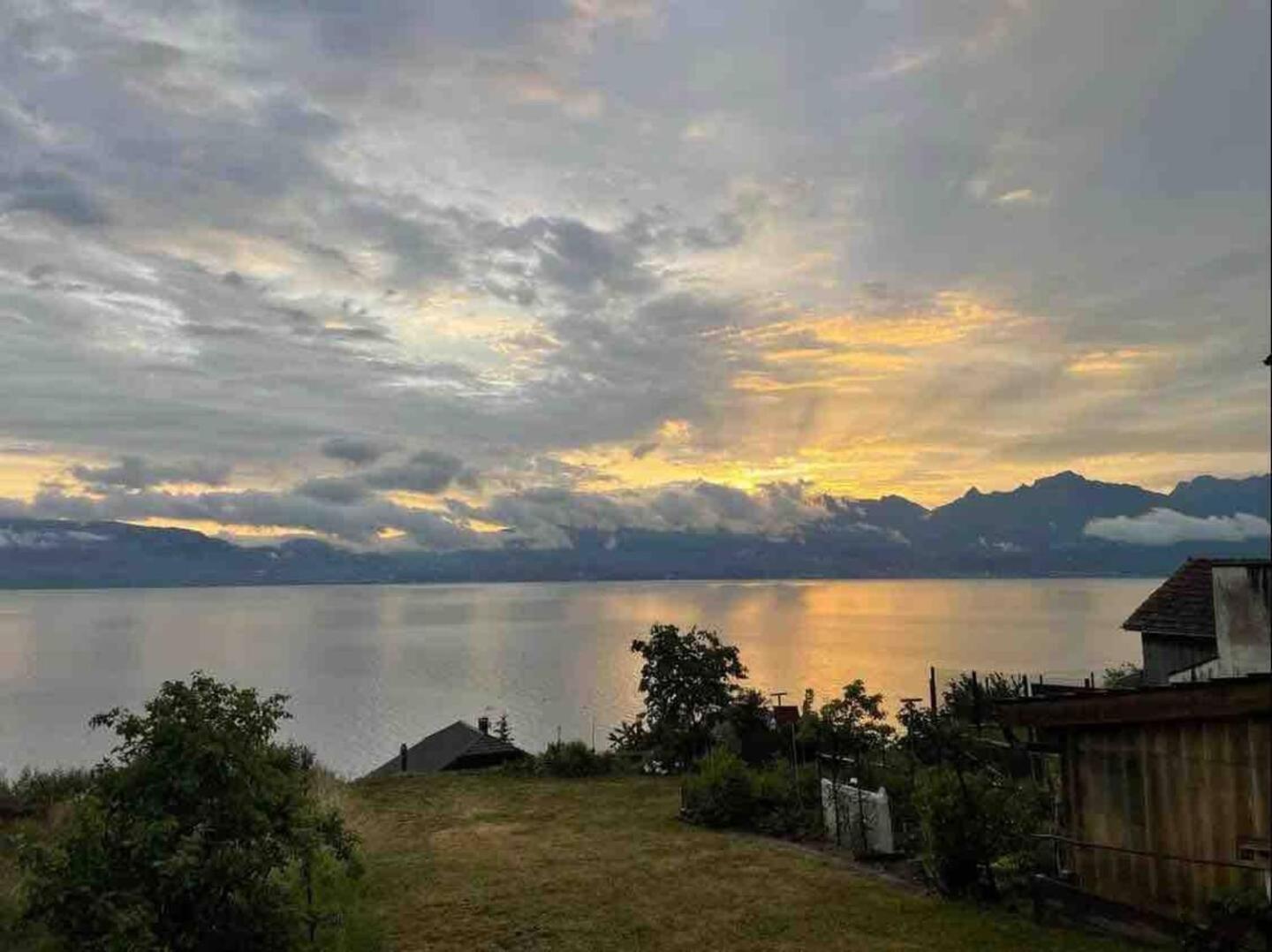 Chez Malou & Hugo Vue Lac Proche Suisse & Stations ! Saint-Gingolph Zewnętrze zdjęcie